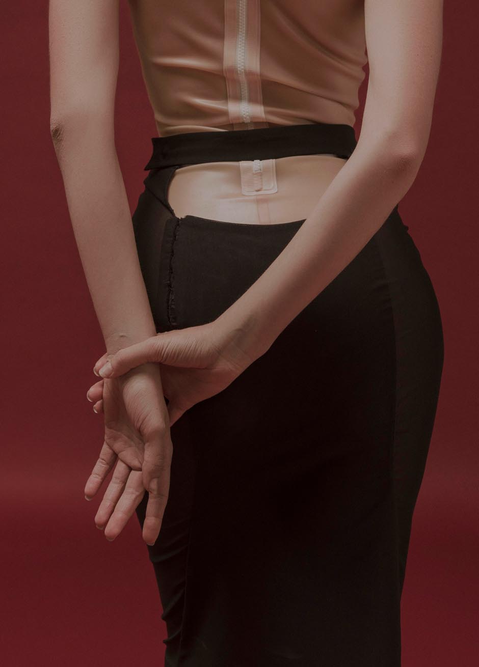 HALF MOON SKIRT Black